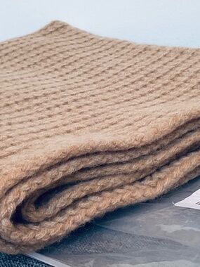 Isaac Mizrahi 100% Cashmere Elongated Infinity Cable Scarf Flax Beige